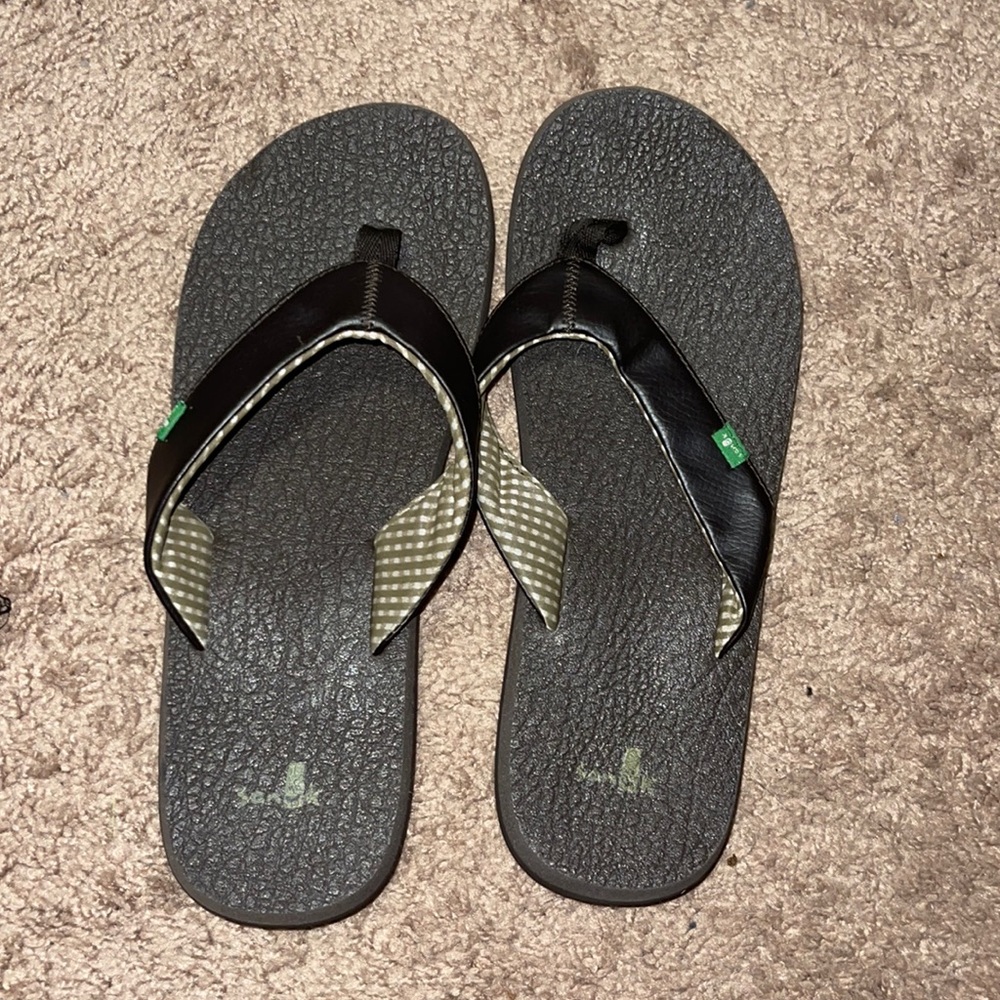 Sanuk sandals
